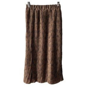 NWOT Pleated Animal Print Maxi Skirt. Size Small
